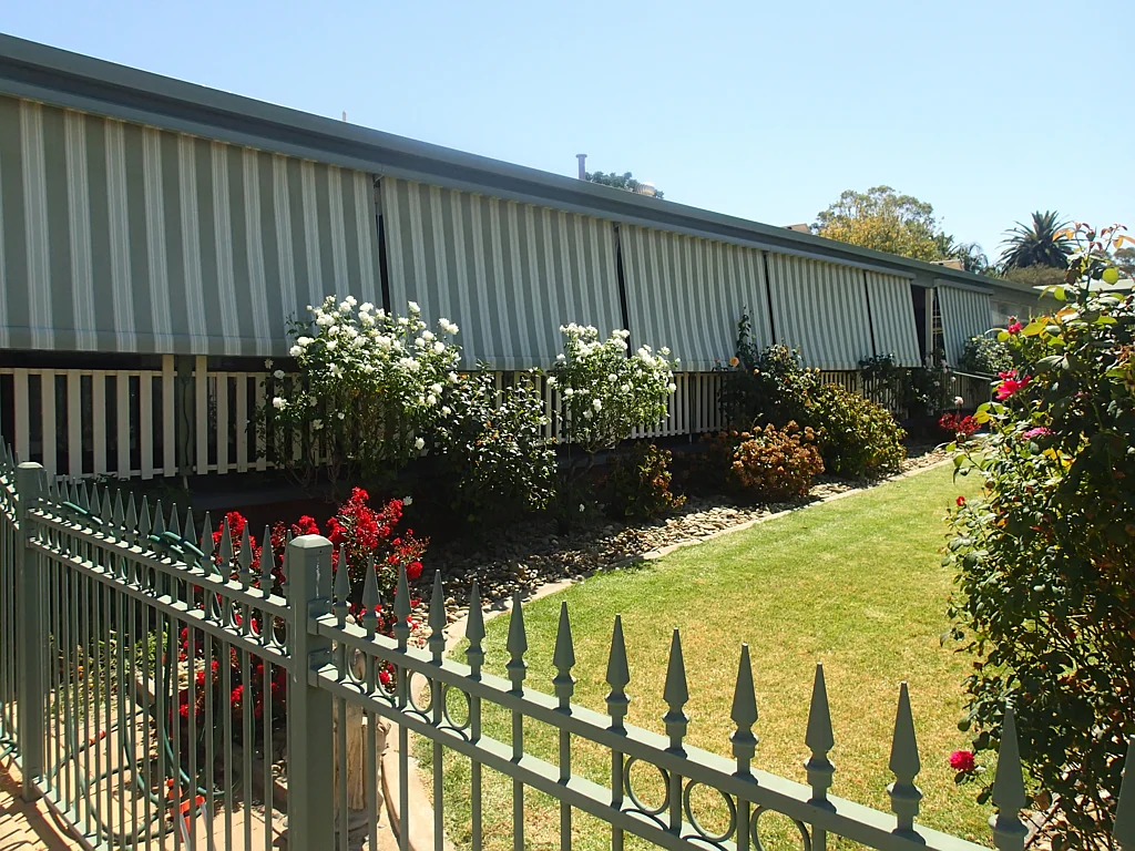 Corowa 3Phòng ngủ DELIGHTFUL HOME FOR NEW OWNERS: CENTRAL LOCATION