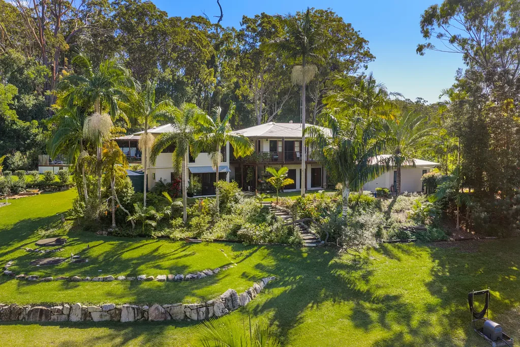 Cootharaba 6 Bedroom Expansive Dual-Living Sanctuary with Resort-Style Living, Privacy & Hinterland Serenity