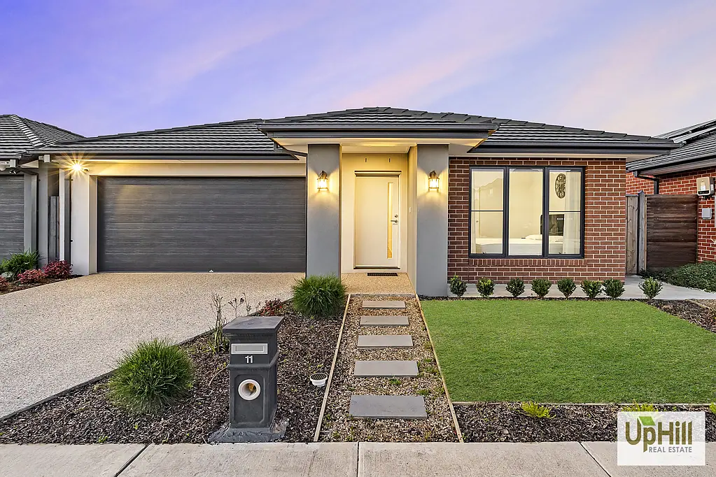 11 Parkrise Boulevard, Clyde North, VIC 3978