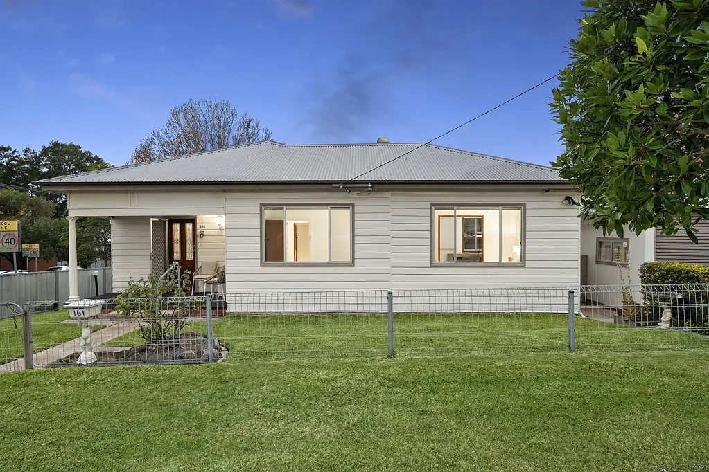 Adamstown 3房  Unlock the Potential of a Blue-Chip Corner Holding