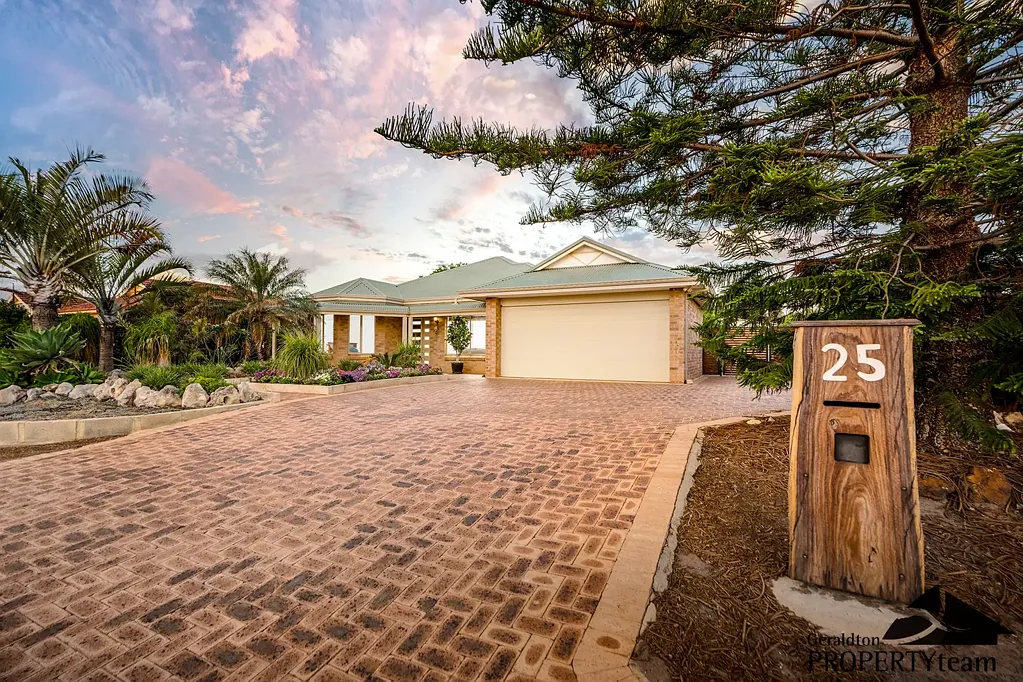 25 Waterfront Circle, Drummond Cove, WA 6532