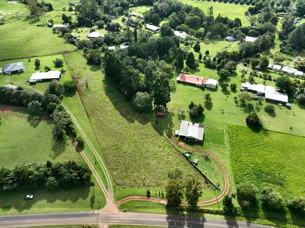Malanda ACREAGE LIVING MEETS TOWN CONVENIENCE - Your Blank Canvas Awaits