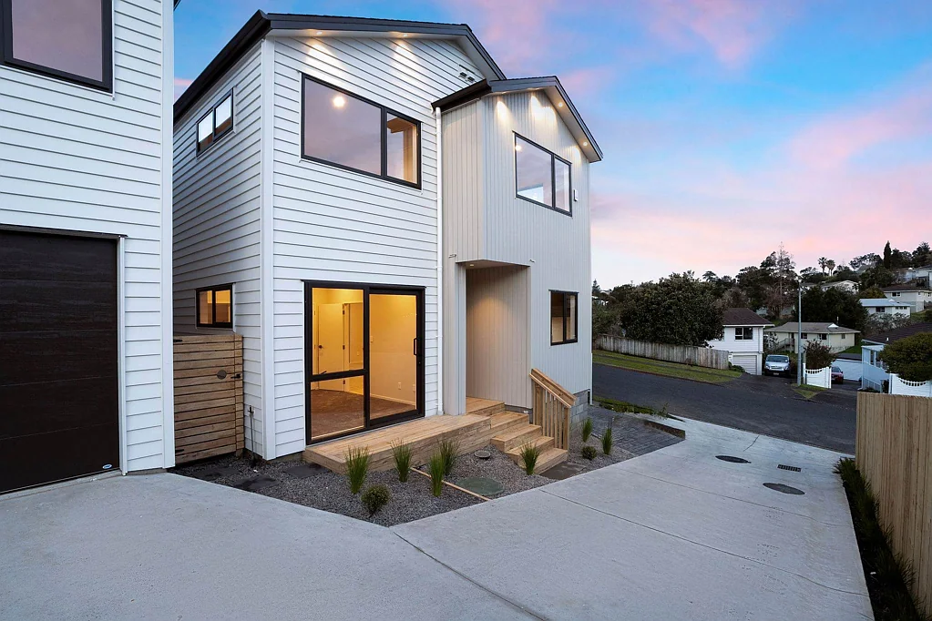 Near New Townhouse Living Close to School