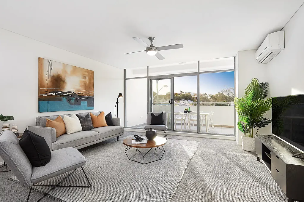 Arncliffe 2 Bedroom Large, Sunlit Apartment in Prime Arncliffe Location