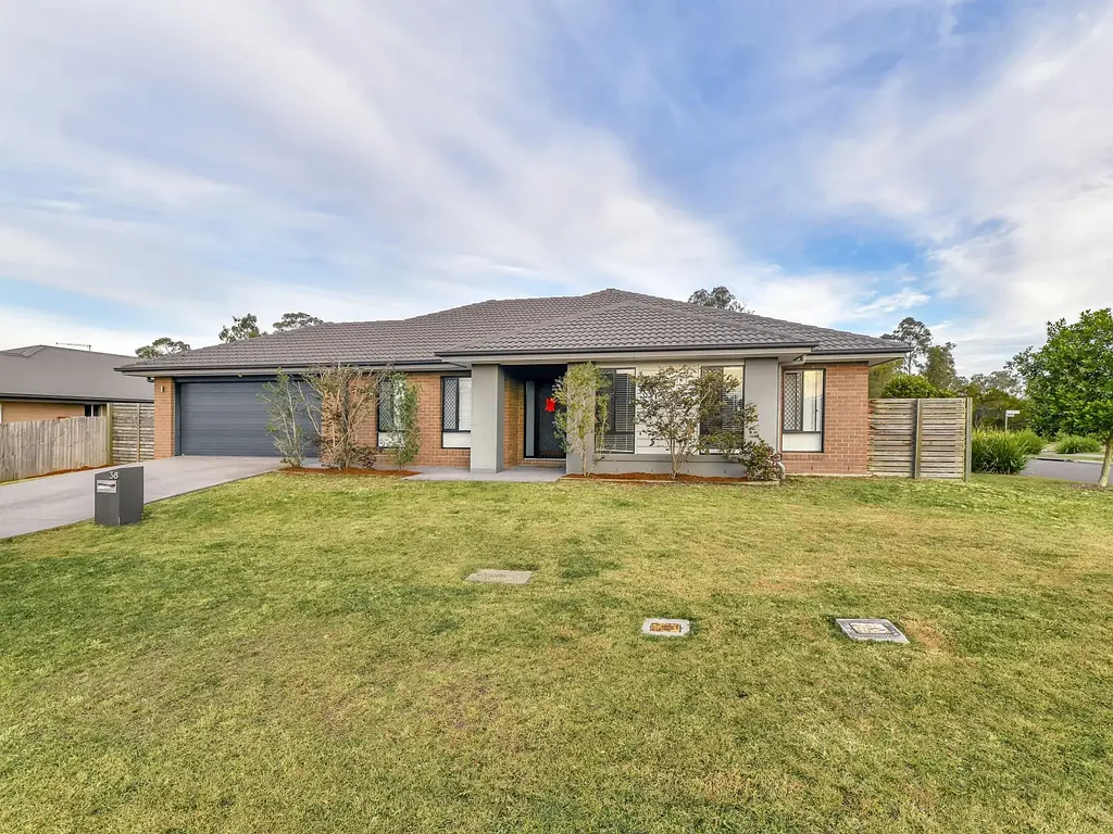 Flagstone 4ਬੈੱਡਰੂਮ Modern Family Living in the Heart of Flagstone
