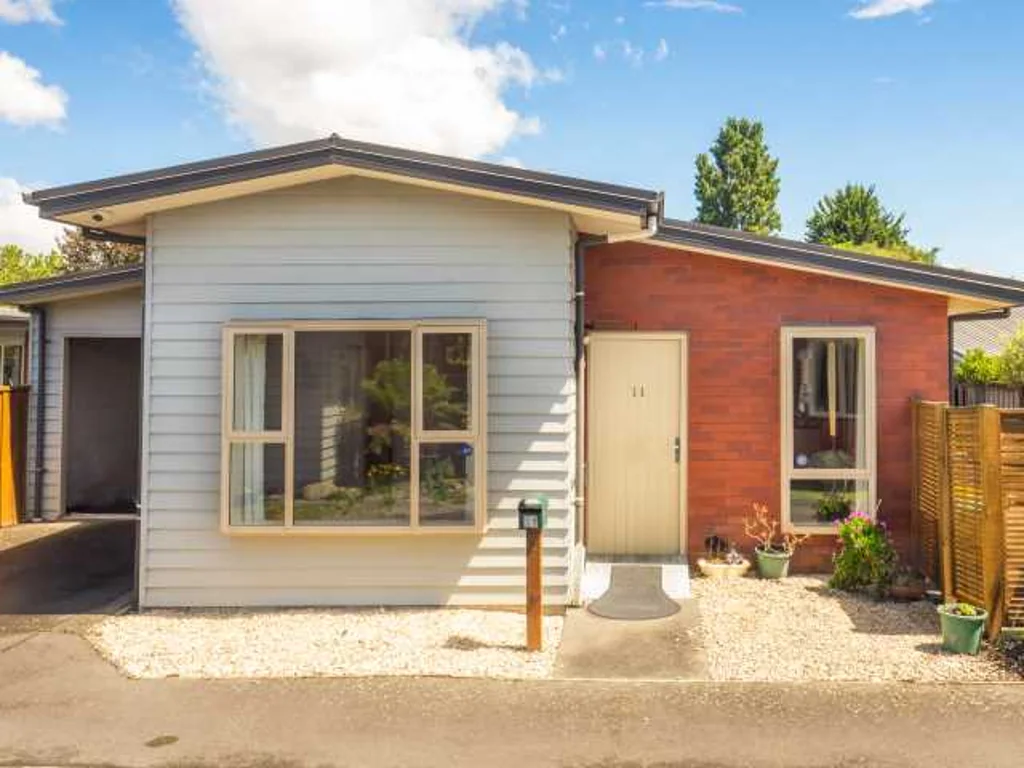 Woolston 2房  Over 60's easy care, offering security & privacy