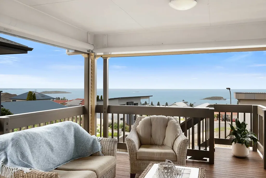 Encounter Bay 4ห้องนอน Breathtaking Ocean Views - A Home Designed for Relaxation and Entertaining!