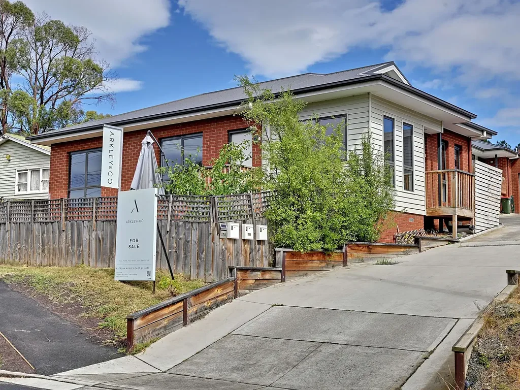 1/170 Flagstaff Gully Road, Lindisfarne, TAS 7015