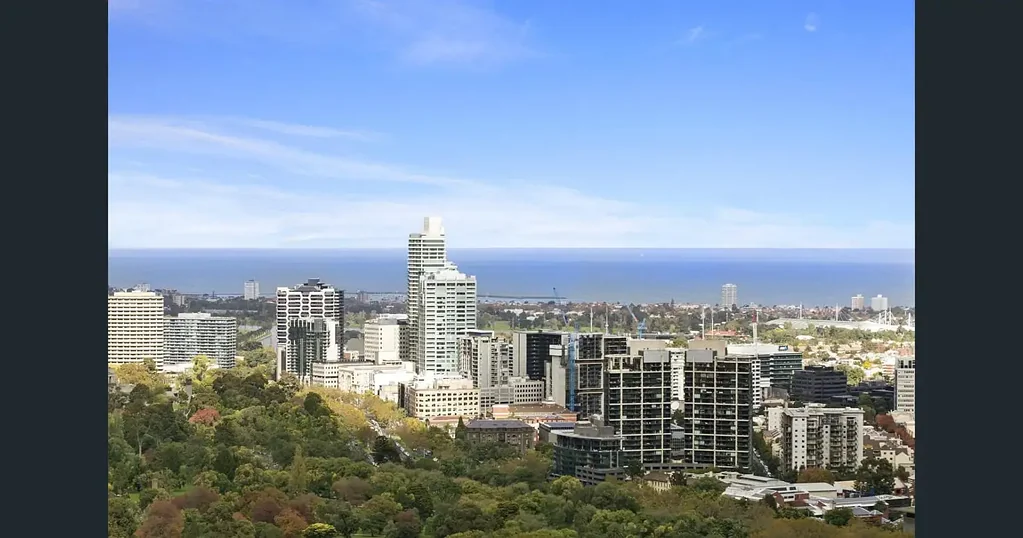 Luxury Living with Breathtaking Views in Melbourne’s Most Prestigious Address
