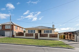 6 Napoleon Street, Youngtown
