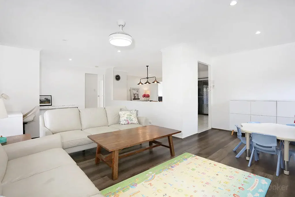 Coombabah 3 Slaapkamer Potential Packed Modern Family Home in an ideal location