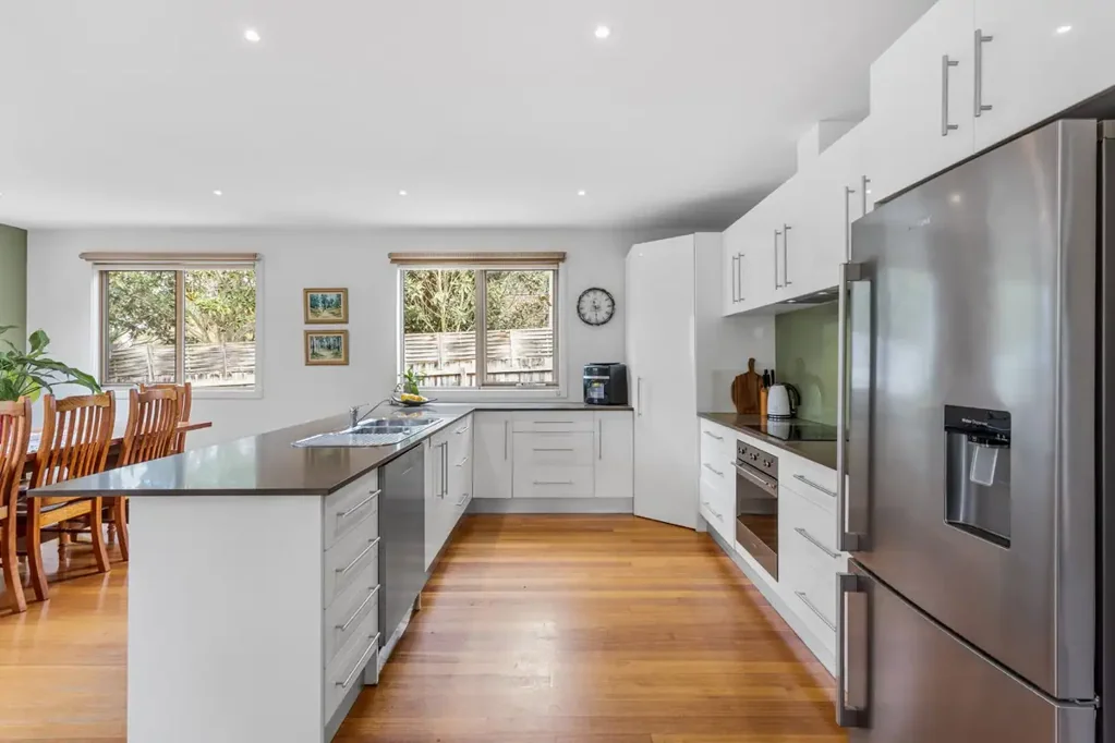Balnarring 4 Bedroom Dive Into Azure Living