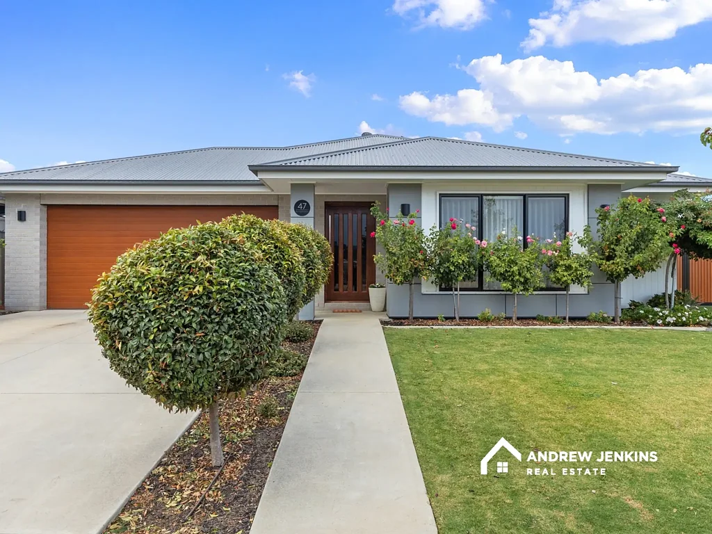 Cobram 4 Bedroom Immaculate, Modern Family Home Packed with Premium Features