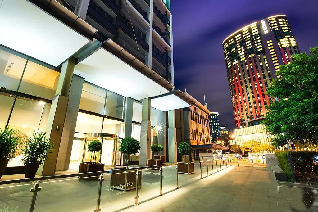 Southbank 1ਬੈੱਡਰੂਮ Luxury High-Rise Living with Panoramic Bay Views in the Heart of Melbourne
