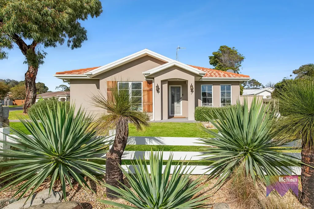 Rosebud 3 Bedroom More Space Than You Expect, With an Easy Rosebud Lifestyle