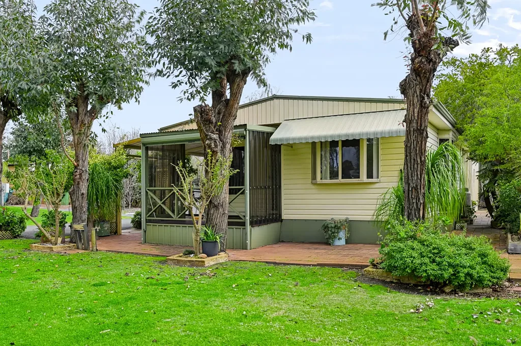 Eaton 2chambre Park Home - Enjoy relaxed over 55 park-home living on the banks of the Bunbury Estuary