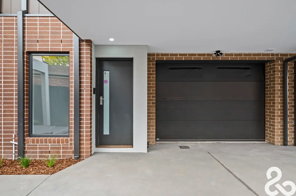 BRAND NEW 2 BEDROOM TOWNHOUSE
