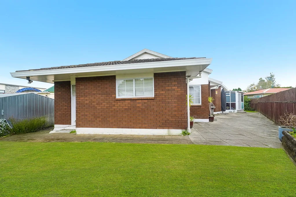 2/13 Clevedon Road, Papakura, Auckland