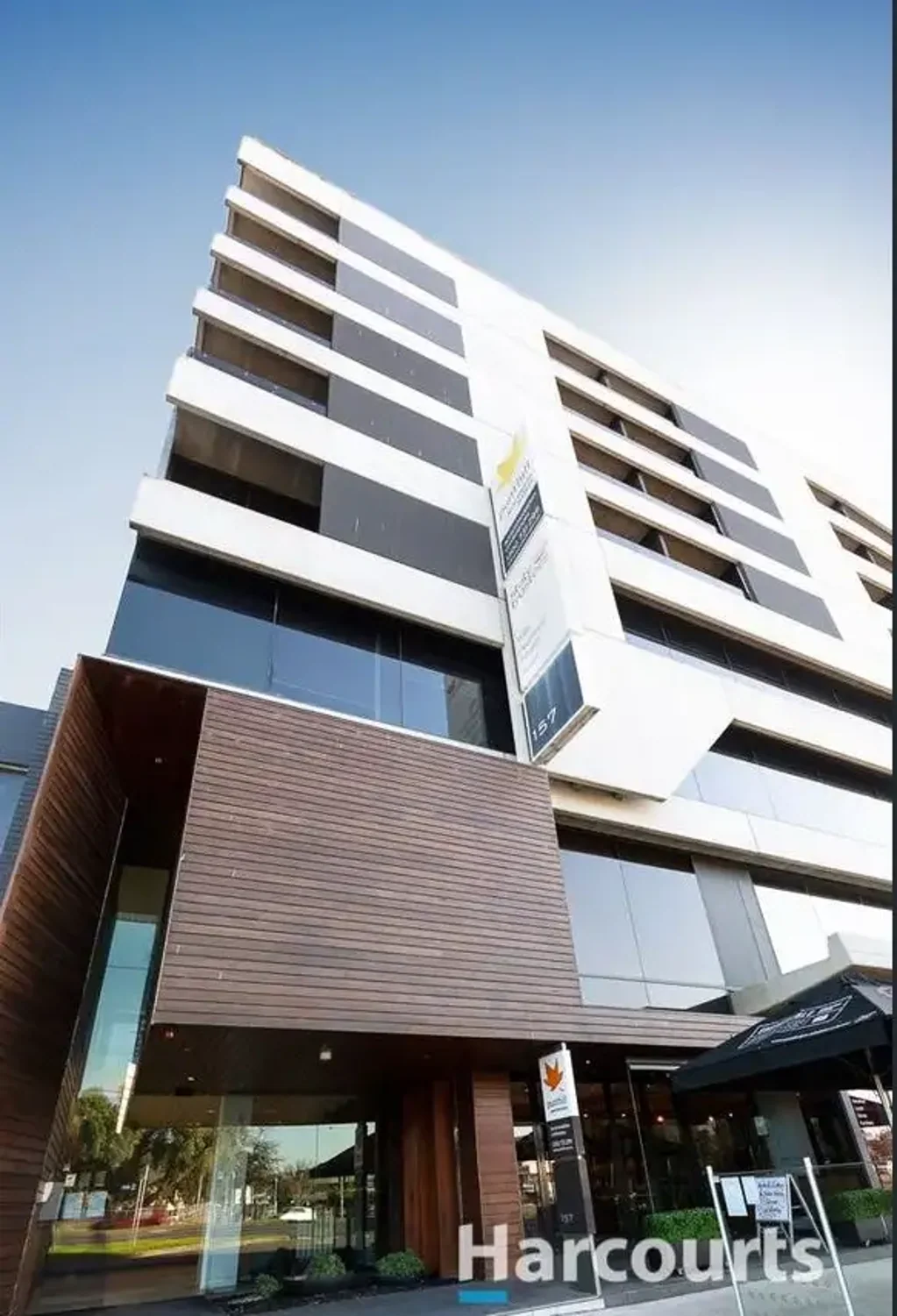 Dandenong 1Zimmer Stylish, Secure & Perfectly Positioned – A Smart Start or Savvy Investment