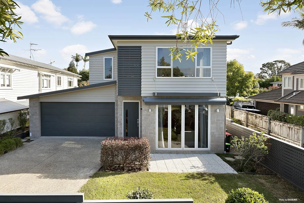 Point Chevalier 4房  Built for Living, Positioned for Lifestyle