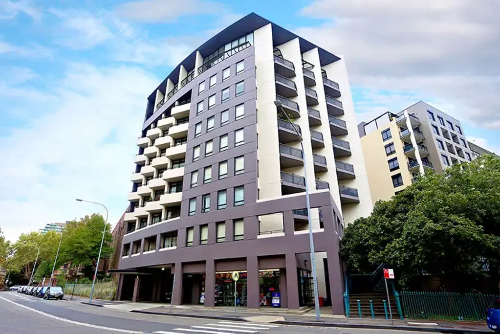 Ideally located towards the end of Pyrmont Point