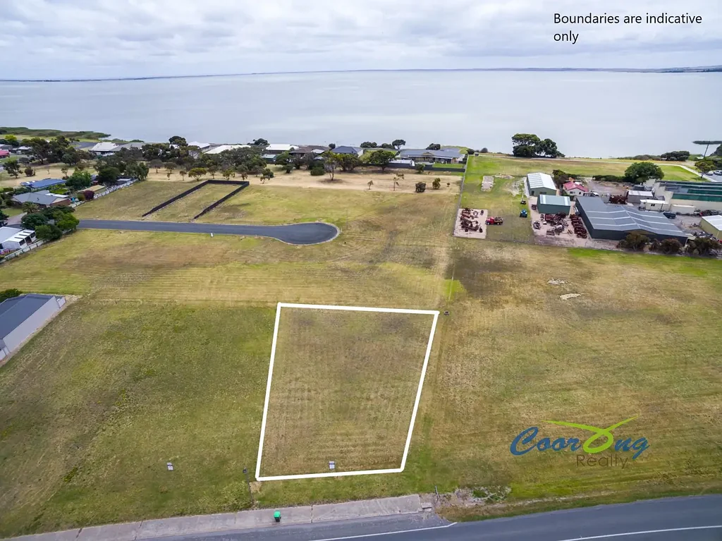 Meningie Land in convenient location