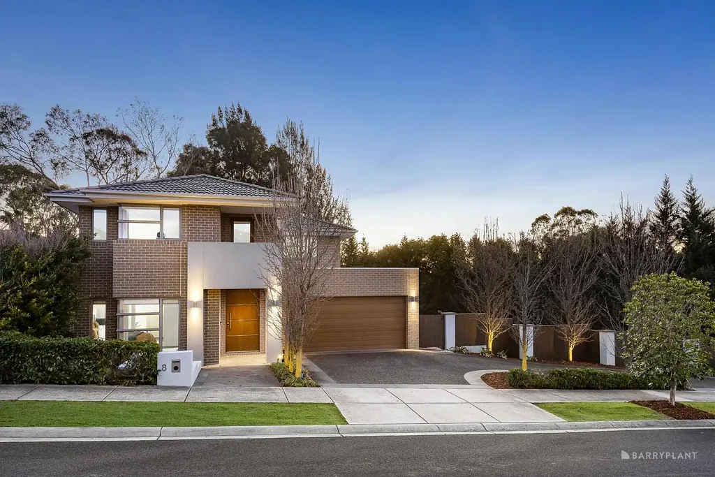 8 Treevalley Drive, Doncaster East, VIC 3109