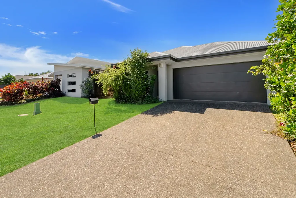 Location, Lifestyle & Light – Your Ideal Smithfield Home