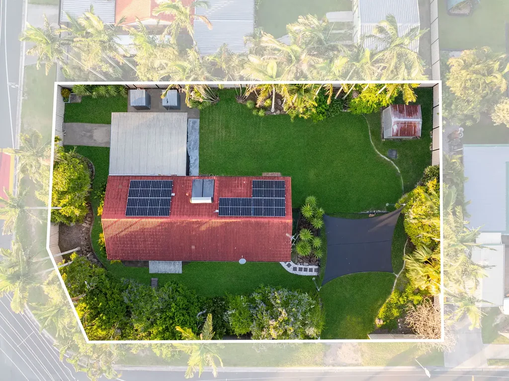 Boronia Heights 3 Slaapkamer **AVAILABLE NOW** Rare 999m² Corner Block with Dual Access & Subdivision Potential!