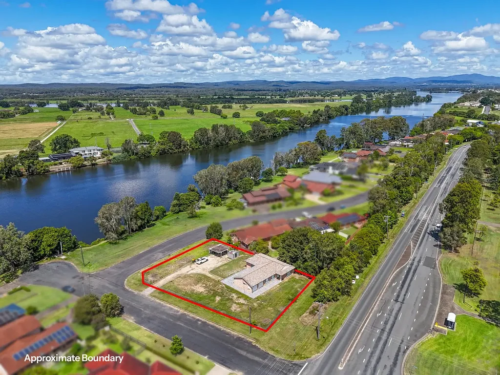 Taree 5침실 Approved Two Lot Subdivision - Stunning Five Bedroom Home on a 1629sqm Block wit