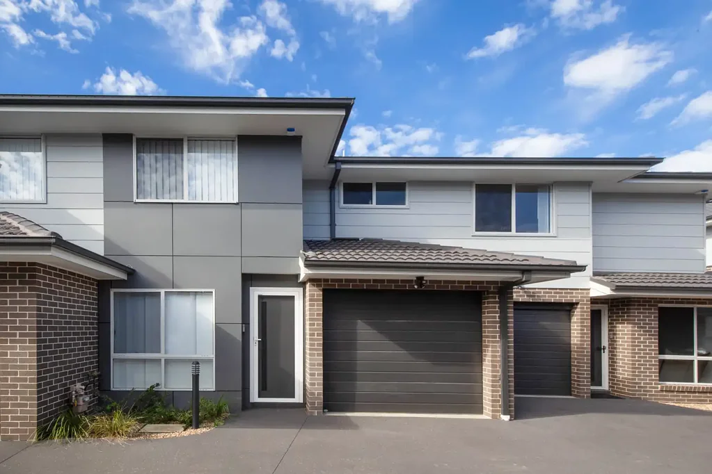 Modern and spacious townhouse