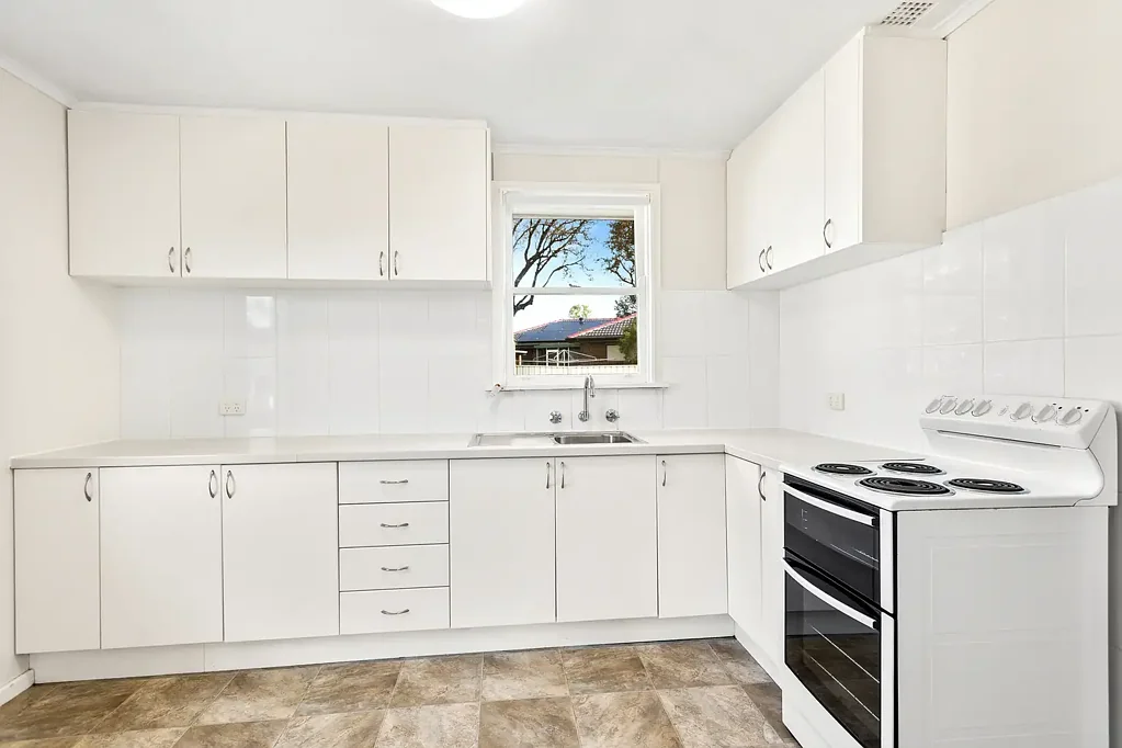 23 Eleebana Crescent, Koonawarra, NSW 2530