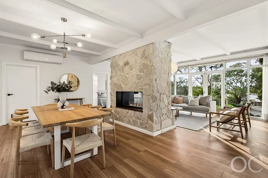 Mitcham 4房  Open the Door to Renovated Mid-Century Living