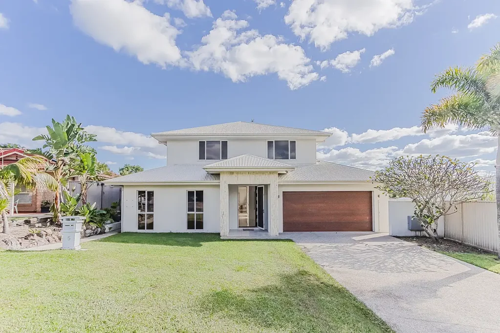 Pottsville 5બેડરૂમ Large Coastal Family Haven with Dual Living or Home Business Potential