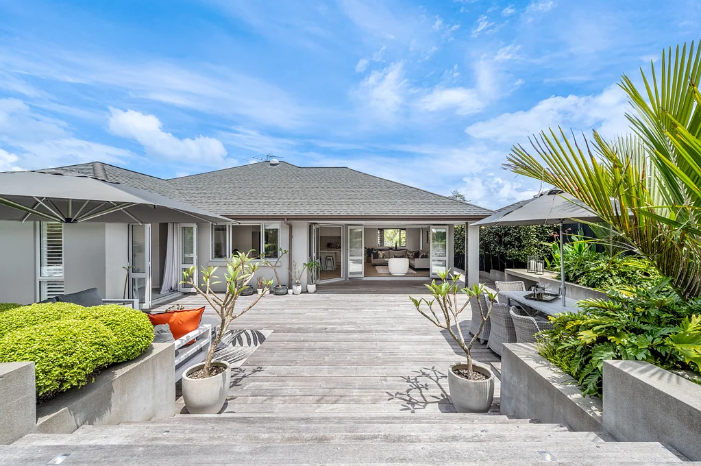 Mellons Bay 4 Slaapkamer Discover Your Private Haven in Macleans Zone