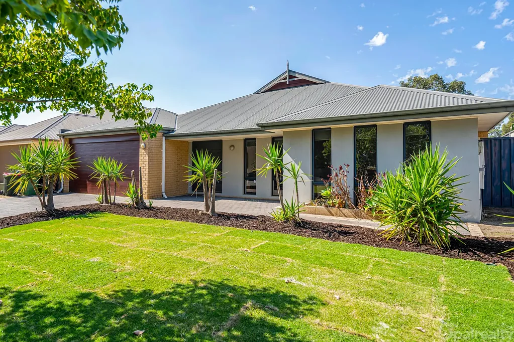 Baldivis 4房  UNDER OFFER - NO FURTHER INSPECTIONS AVAILABLE
Super-sized family delight – Stunning park outlook – Rivergums location