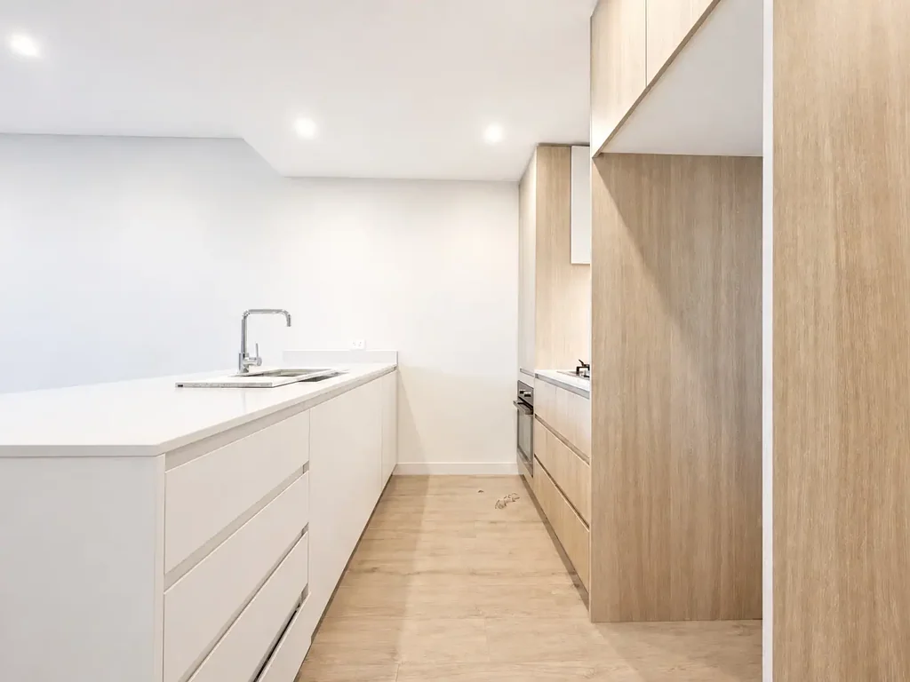 Brand New One Bedroom Apartment with Study