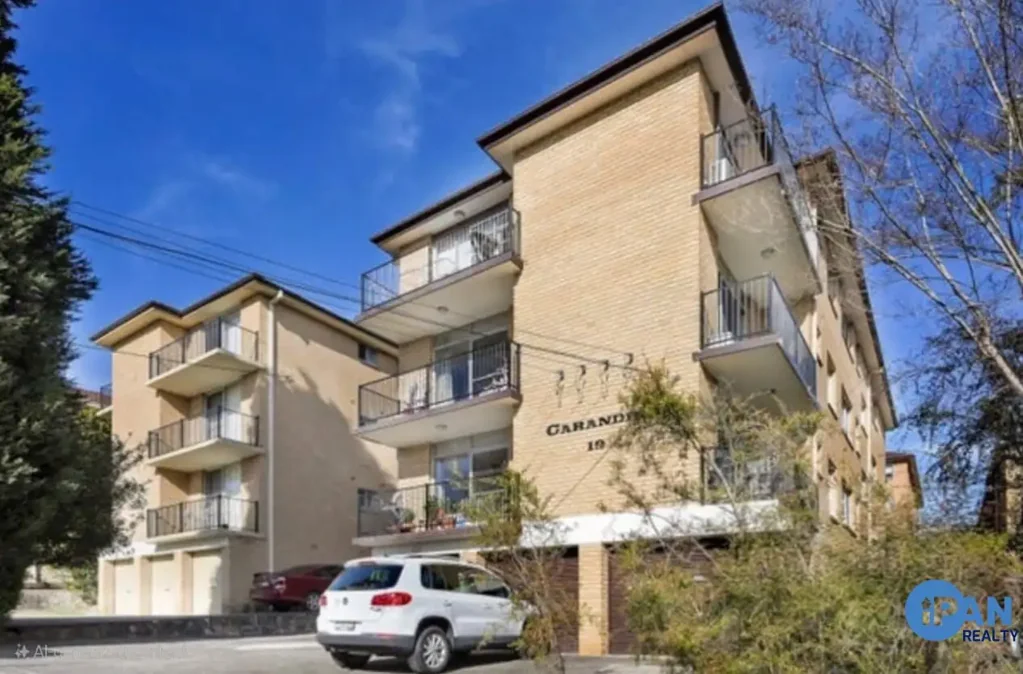 Convenient One Bedroom Apartment in the Heart of Eastwood
