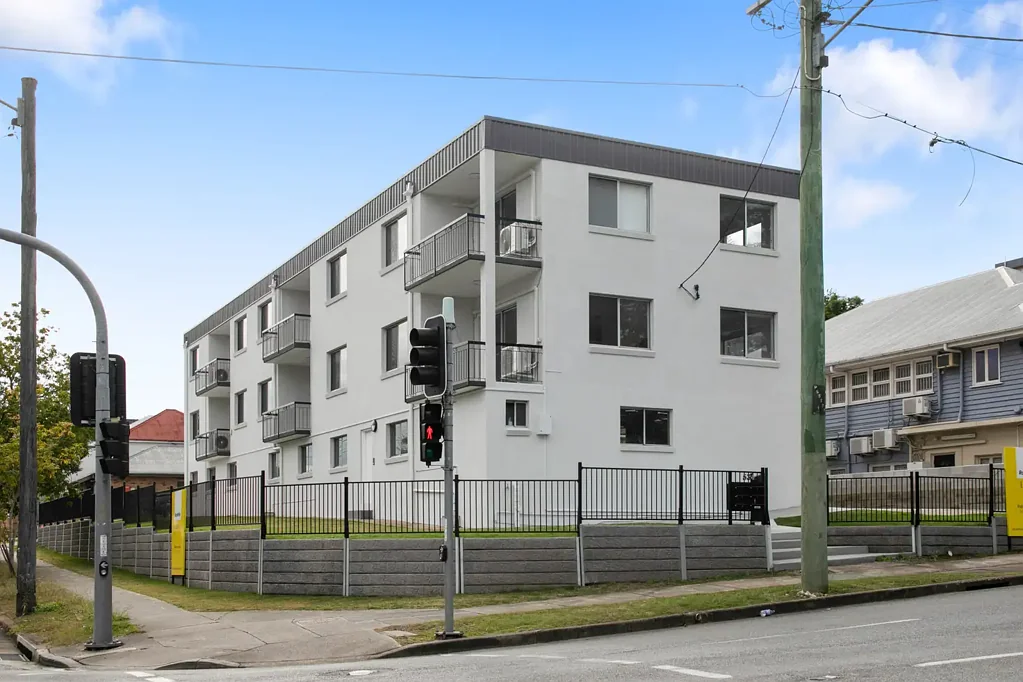 Walking Distance to the Gabba!