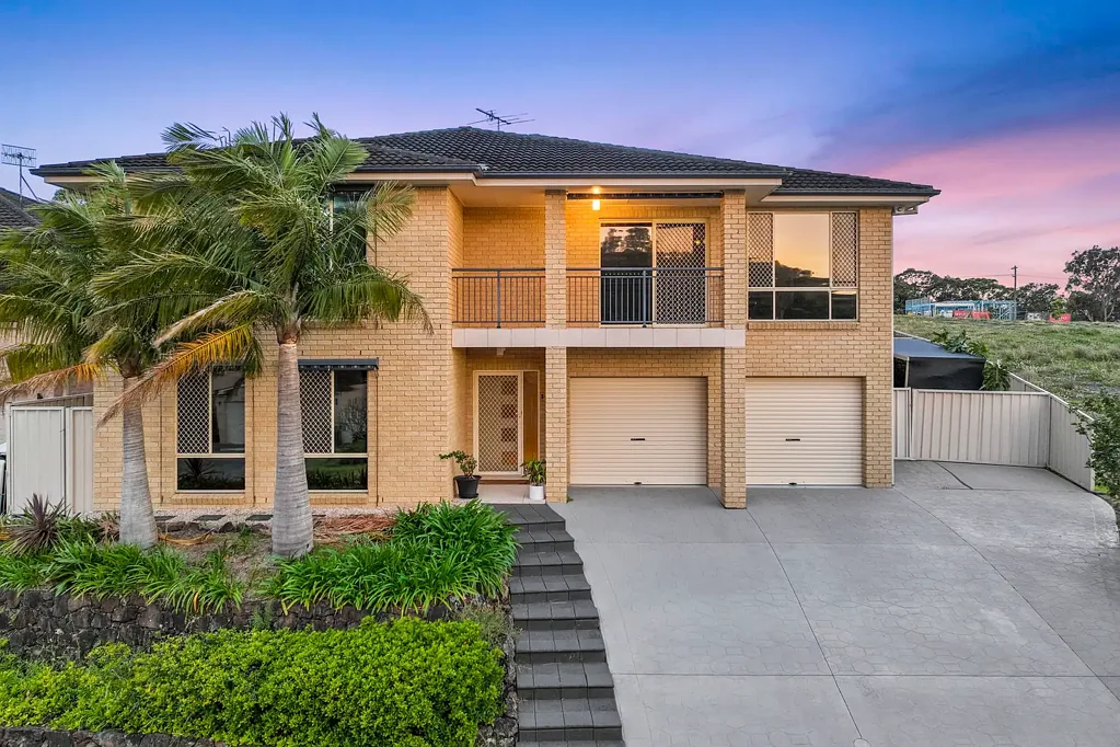17 Dulungra Avenue, Belmont North, NSW 2280