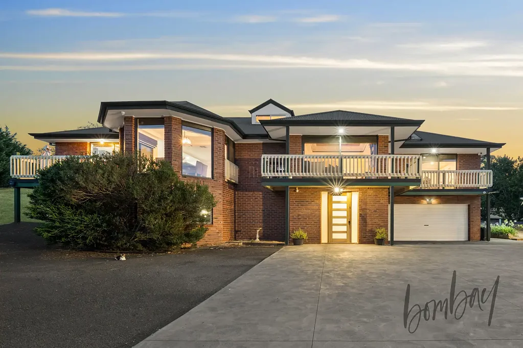 Mickleham 4ห้องนอน A Landmark Acreage Estate in Blue Chip Mickleham
