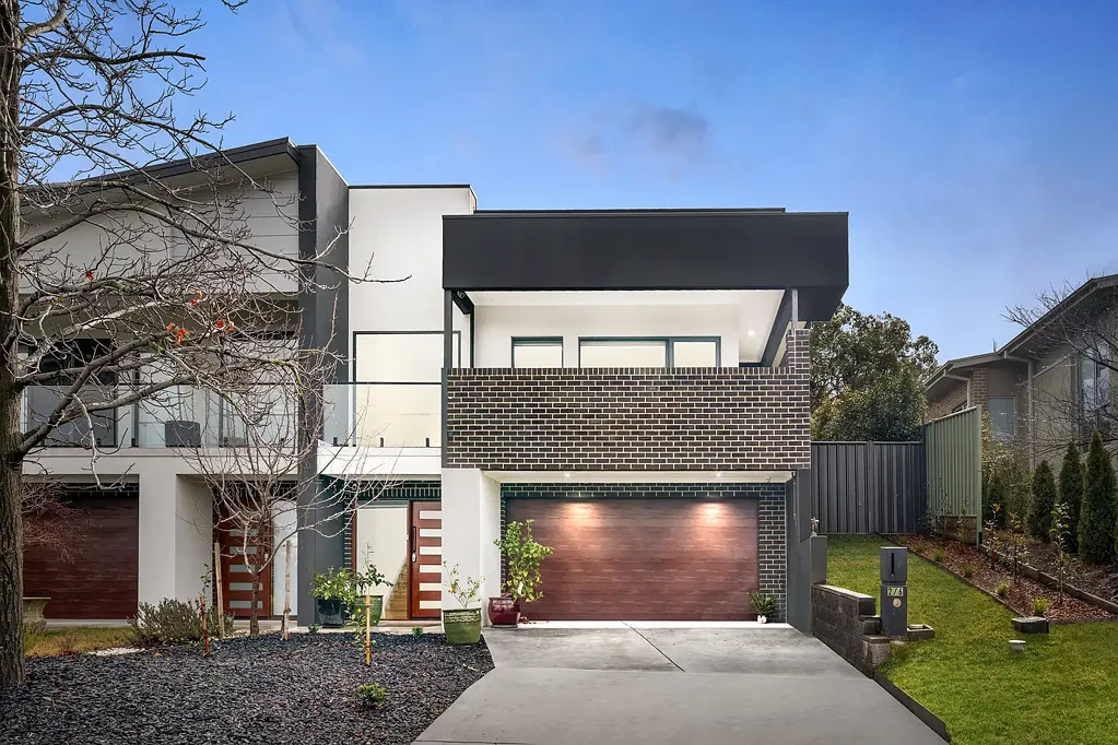 Lyons 5 Bedroom PREMIUM QUALITY WITHIN COVETED LOCALE