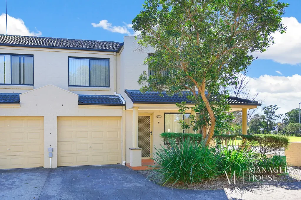 CONVENIENT LOCATION - 3 BEDS