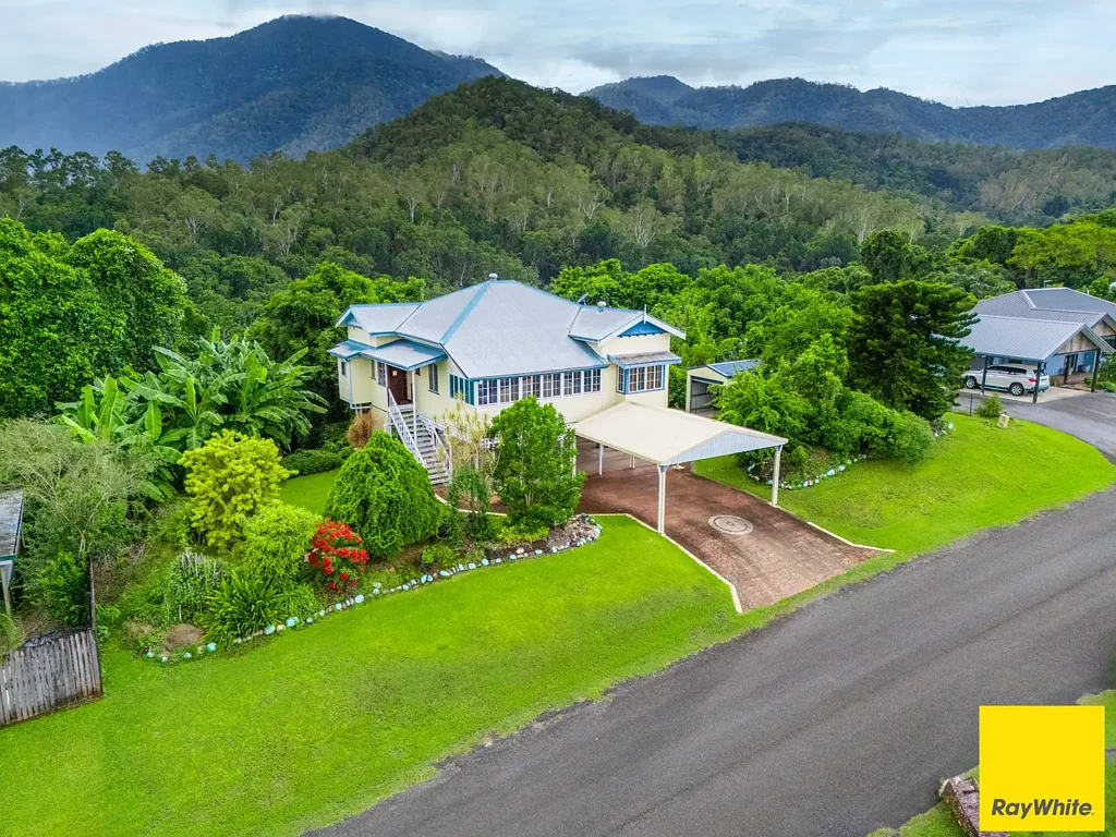 Goldsborough 3Phòng ngủ A Golden Opportunity - Charming high set Queenslander