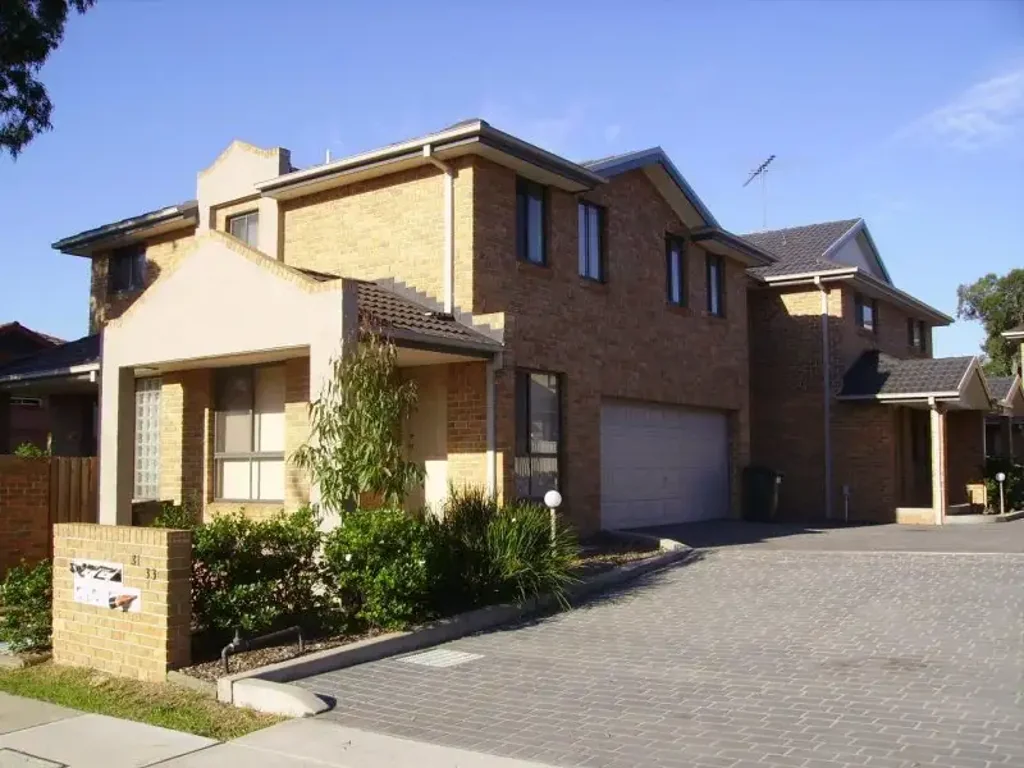 Townhouse in a Friendly Complex