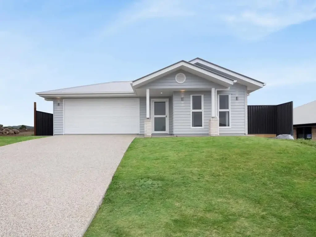 Caboolture 4 Bedroom Rare 4 Bedroom Home on a 748m2 Allotment
