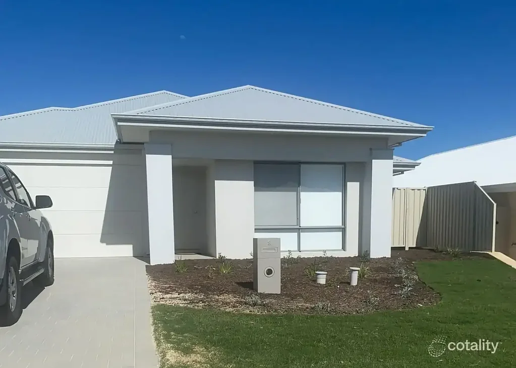 Coastal Charmer close to the Beach