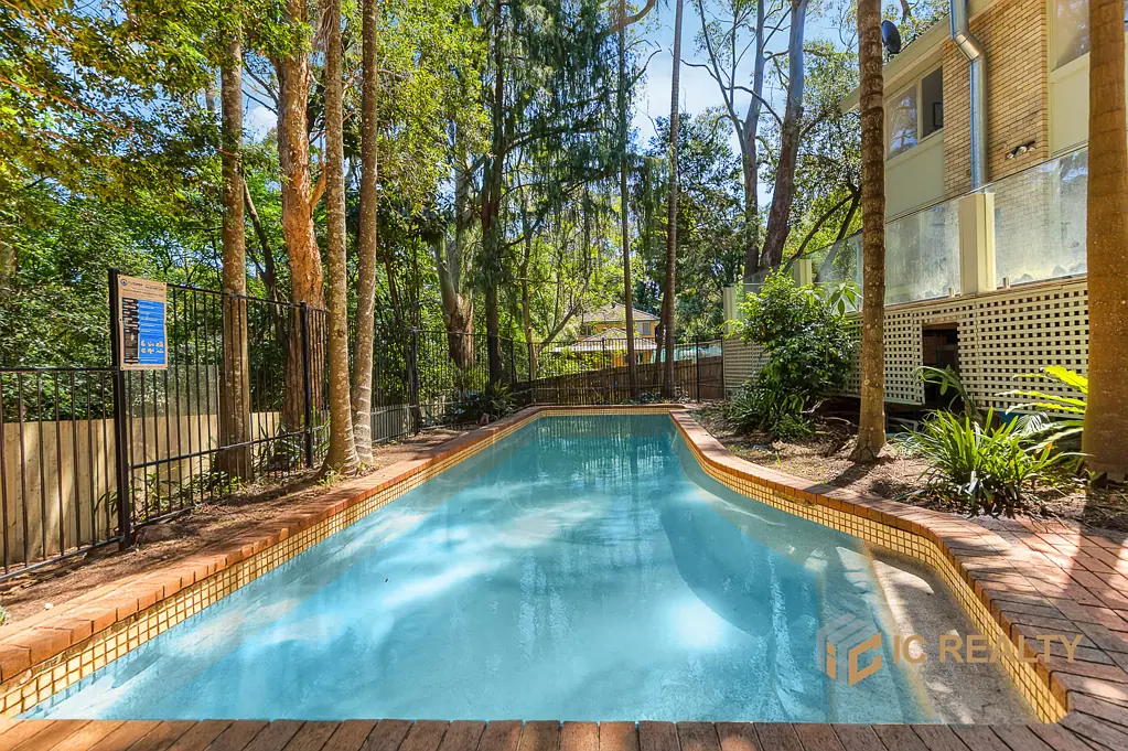 Chatswood 4غرفة نوم Dual-access Spacious  Double Brick Home With Quiet Vibration at Premium Chatswood Location