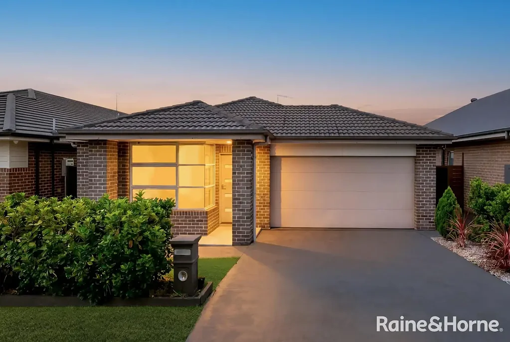 Oran Park 4ਬੈੱਡਰੂਮ More Than a Home, a Lifestyle of Ease