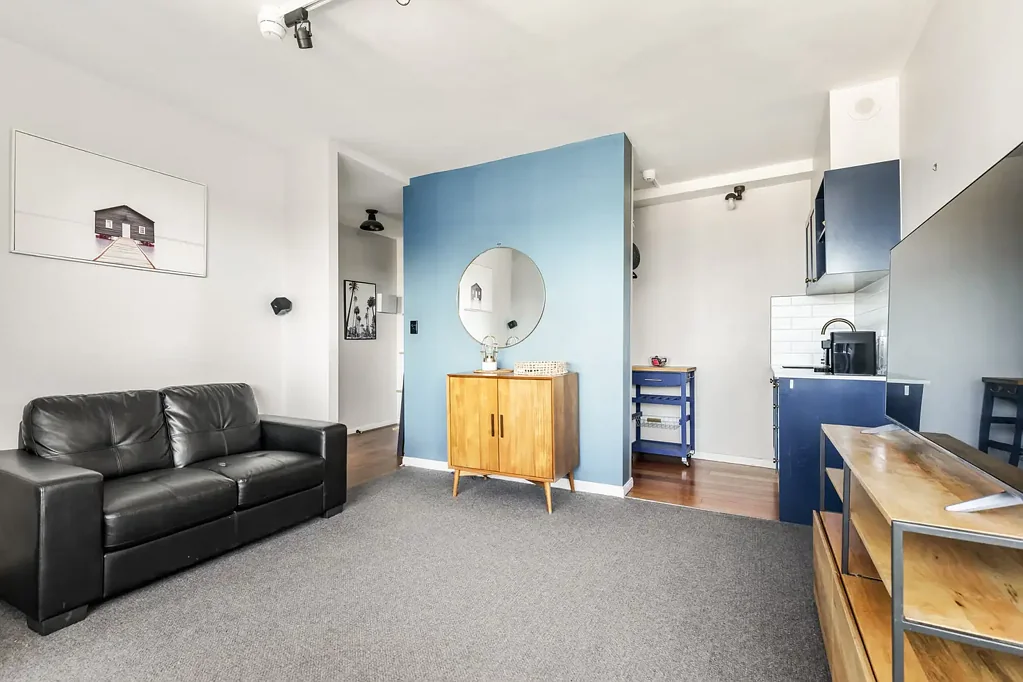 Fully Furnished Apartment in Ridge Apartments | Walk to Brisbane CBD